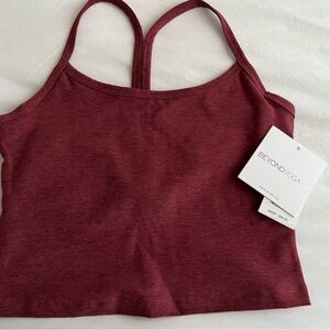 Beyond Yoga Women's Burgundy
NWT
Tank Top